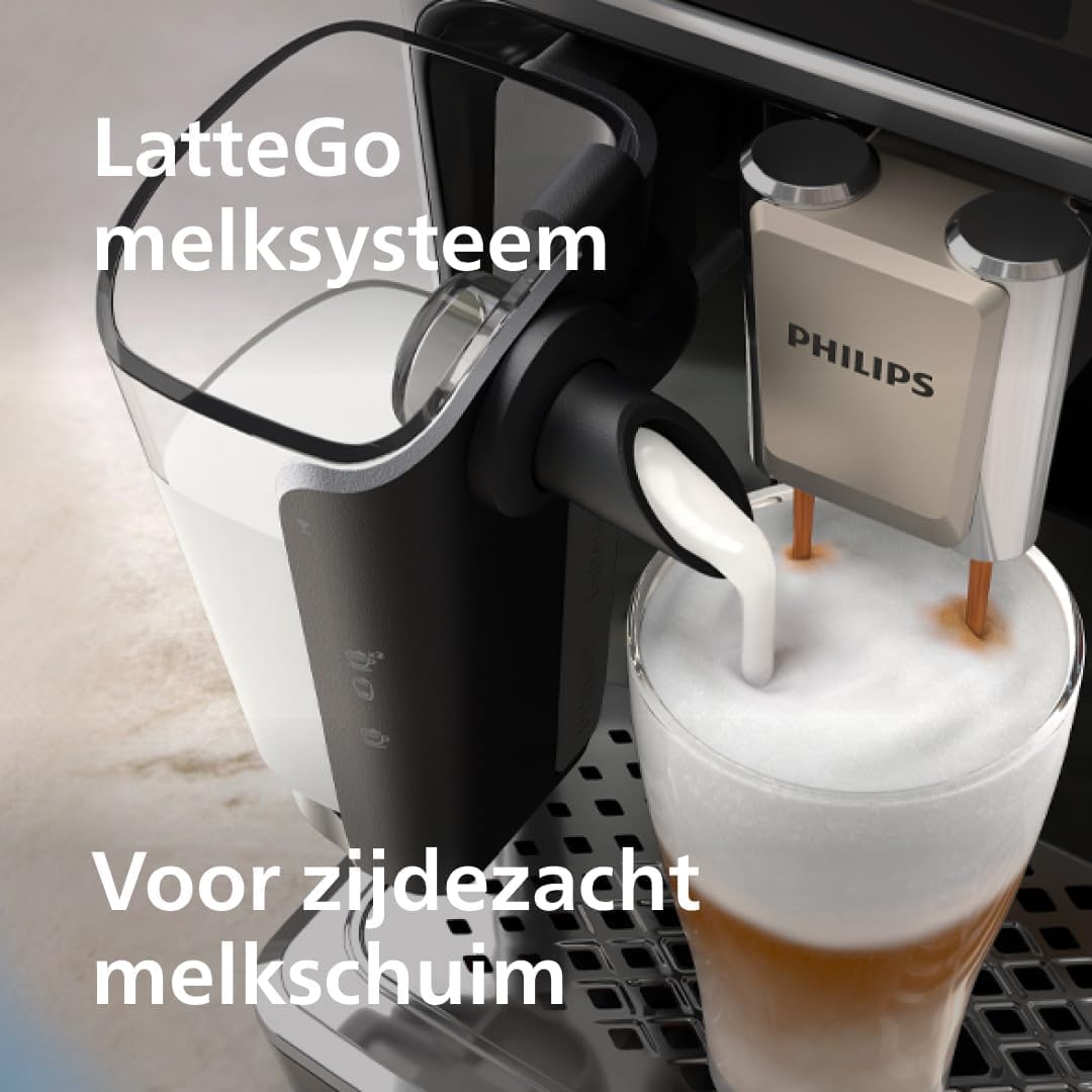 Philips 5500 - Serie Volautomatische Espressomachine: 20 Warme en Ijskoffies, Snelreinigend LatteGo-melksysteem, 40% Stiller met SilentBrew, QuickStart, Zwart en Zilver (EP5546/70)